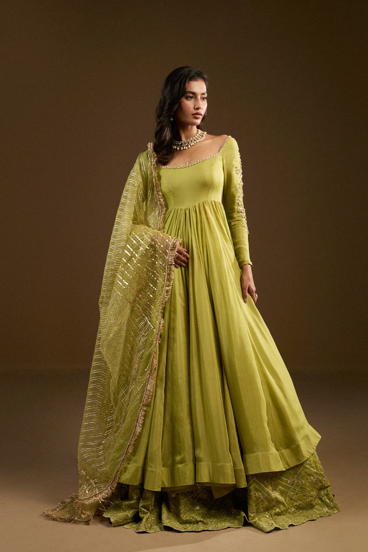 green emerald velvet dress Riwayat Pakistani Indian Wedding Bridal Dresses Mehndi Nikkah Outfits USA UK S / 4.9 ft