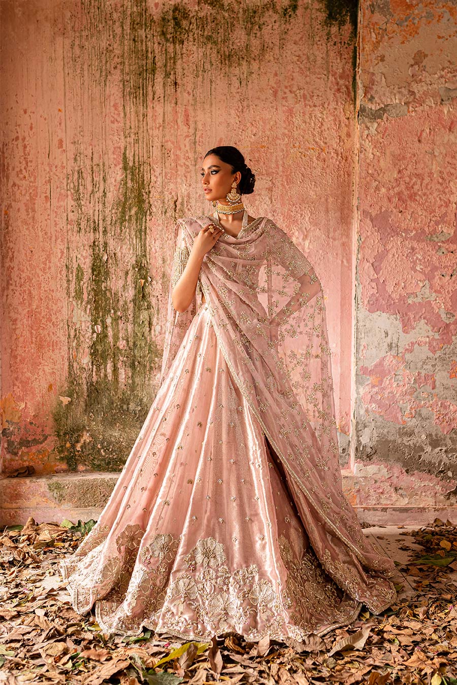 Fashion pakistani wedding lehenga